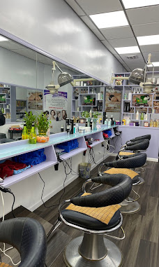 Jin Sheng Yuan Hair Salon environment