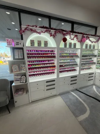 Bloom Nail Spa environment