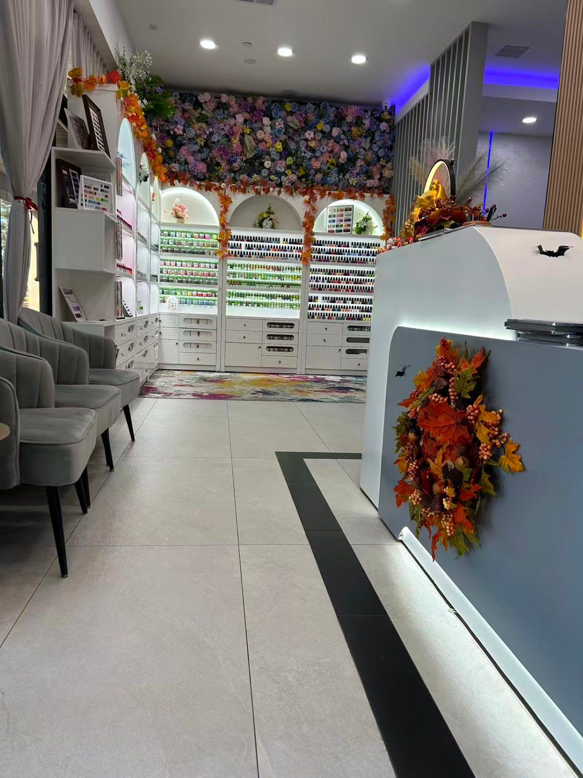 Bloom Nail Spa environment